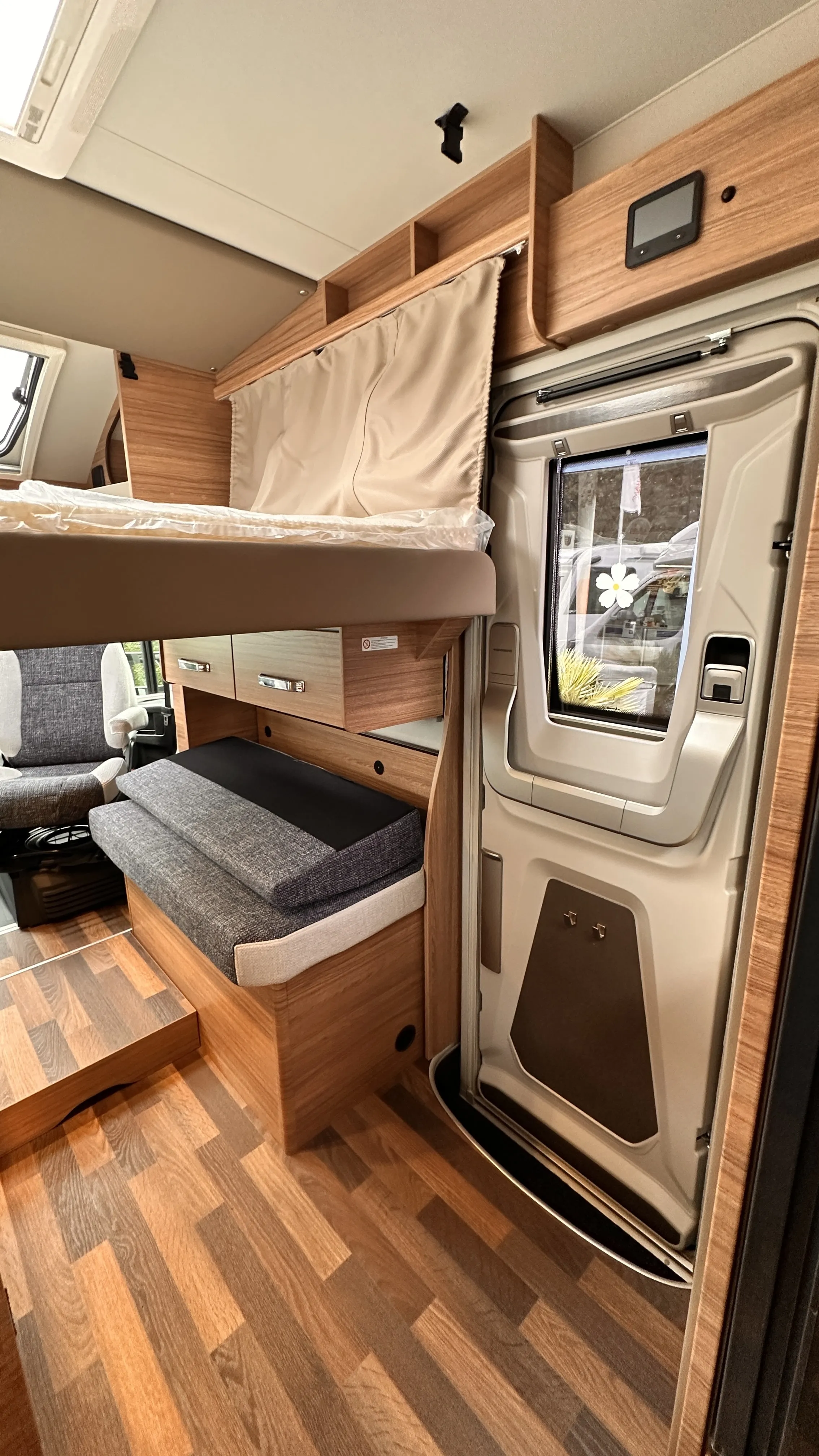 WB CaraSuite 650 MF 4946 (30).JPG