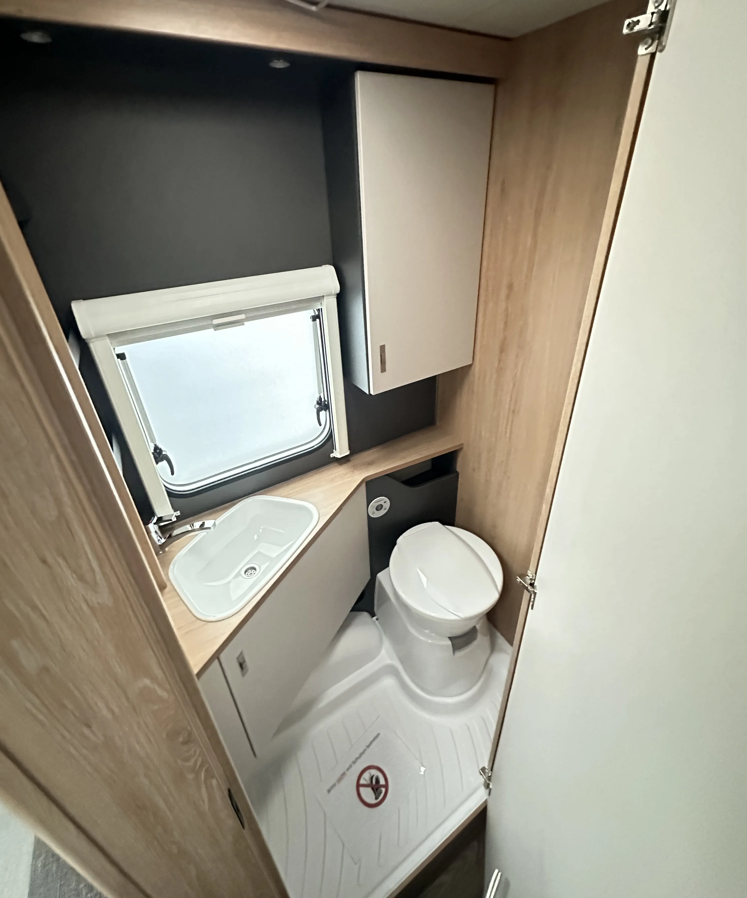 Knaus sport 420 QD 4970 (17).JPG