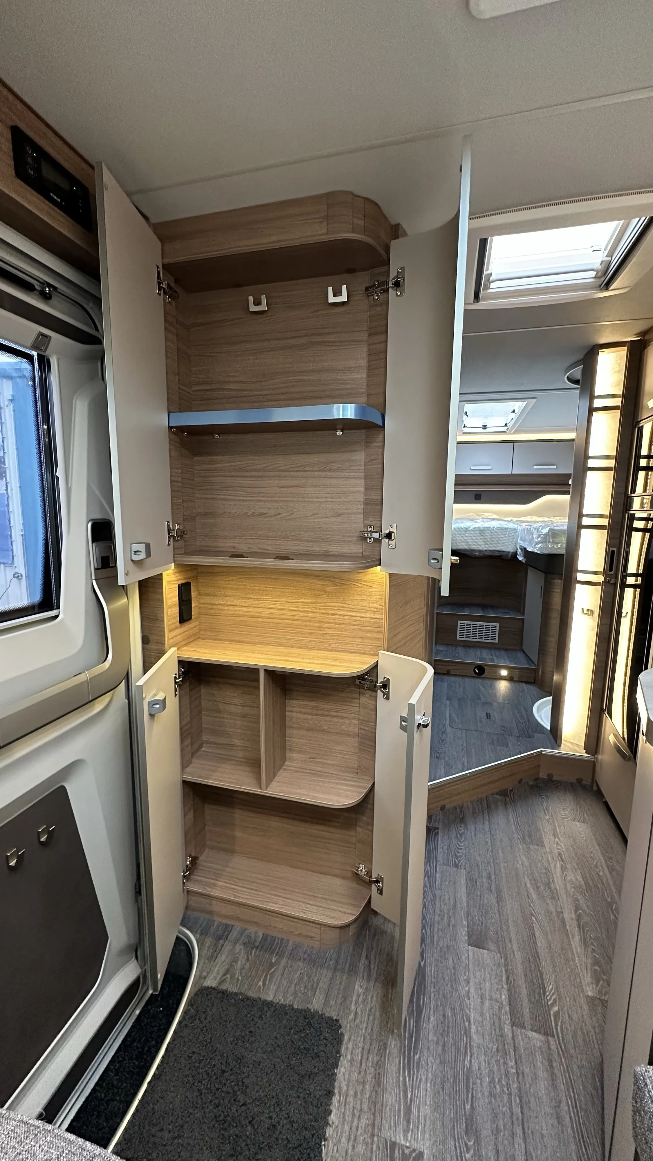 Knaus Live I 900 LEG 4126 (28).36488750.JPG