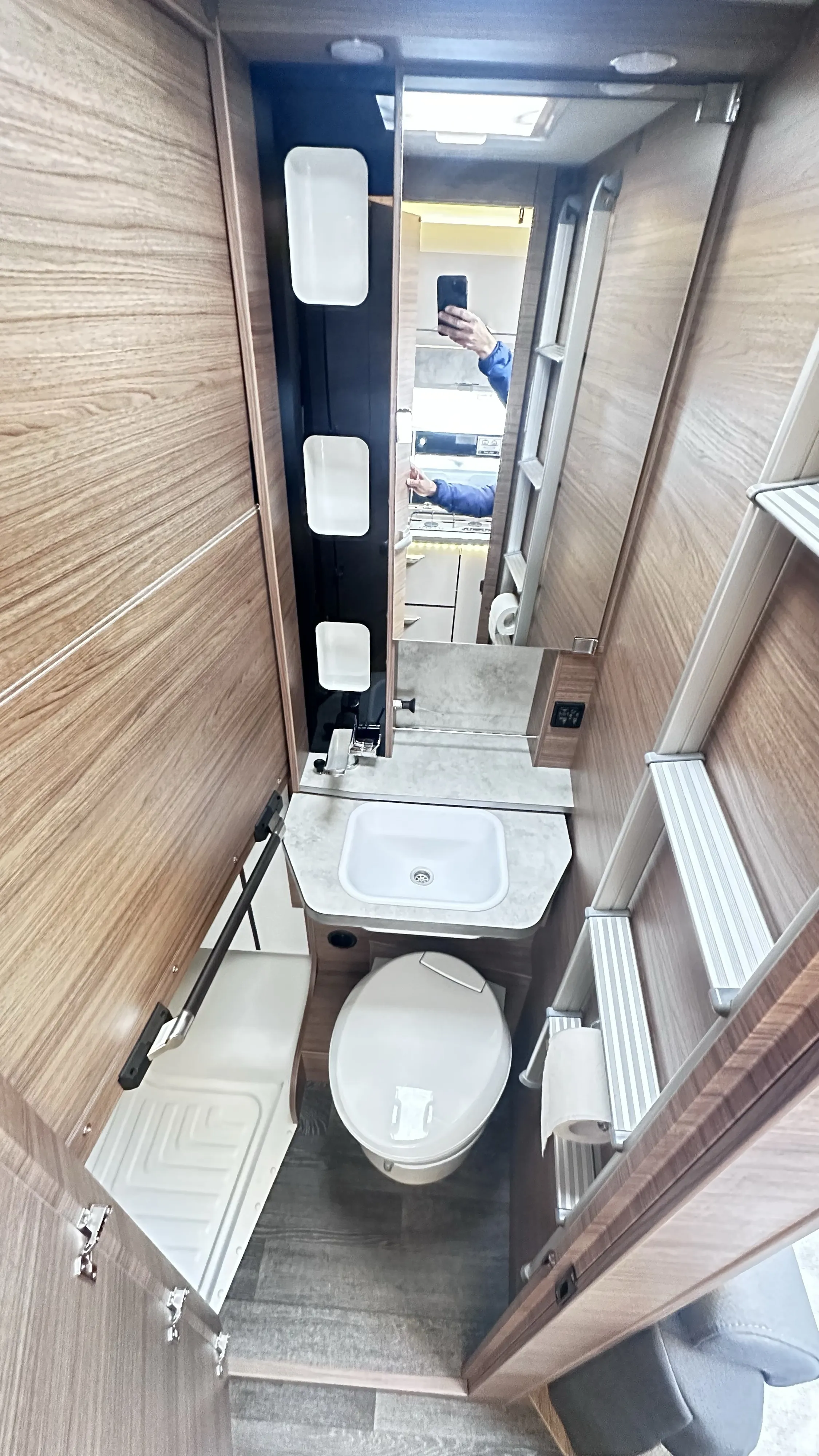 Knaus Tourer VAN 500 MQ  4342 - Miet 28  (15).38336869.JPG