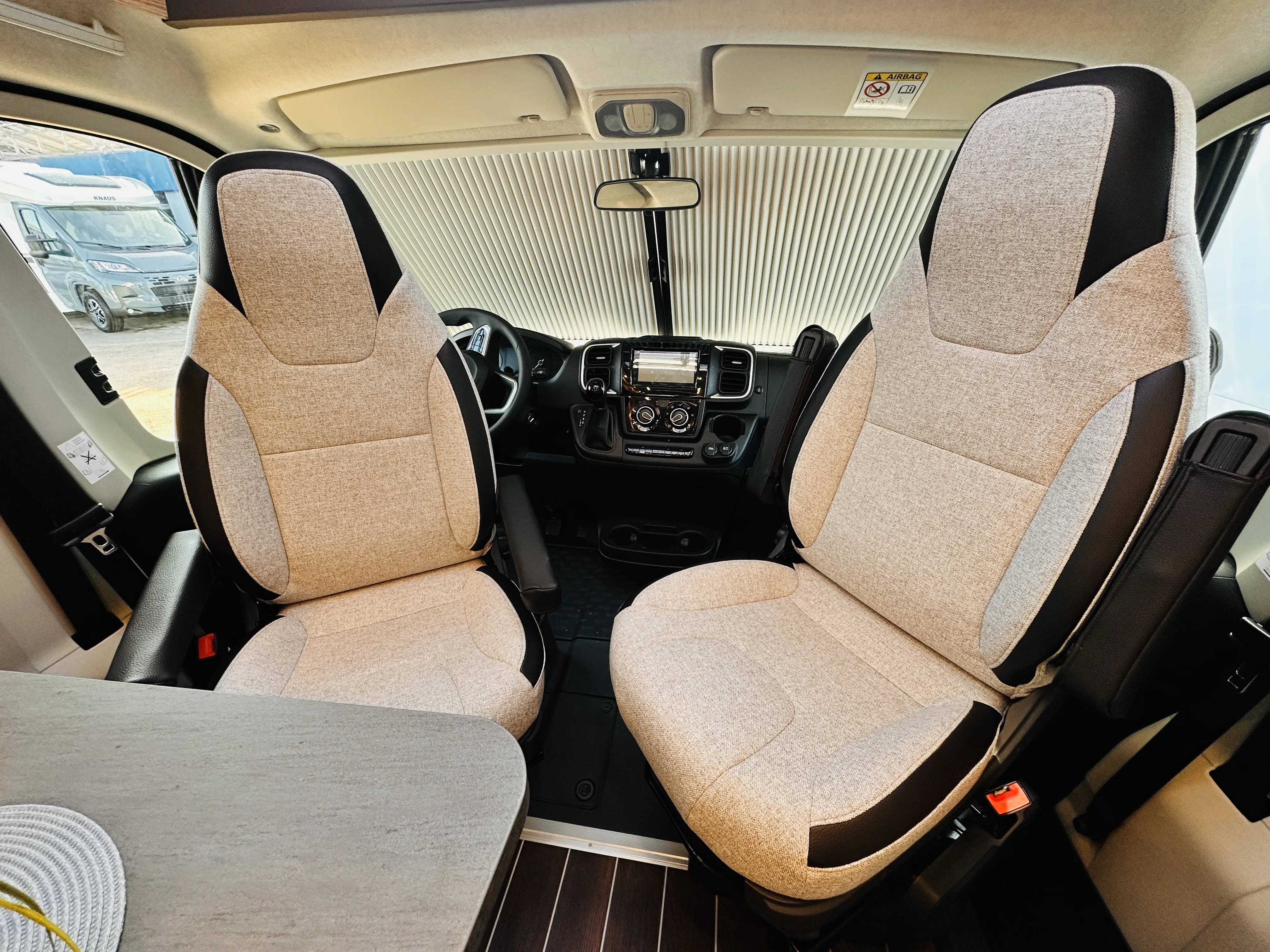 Knaus Sky Ti 700 MEG 4985  IC ( (8).43821263.JPG