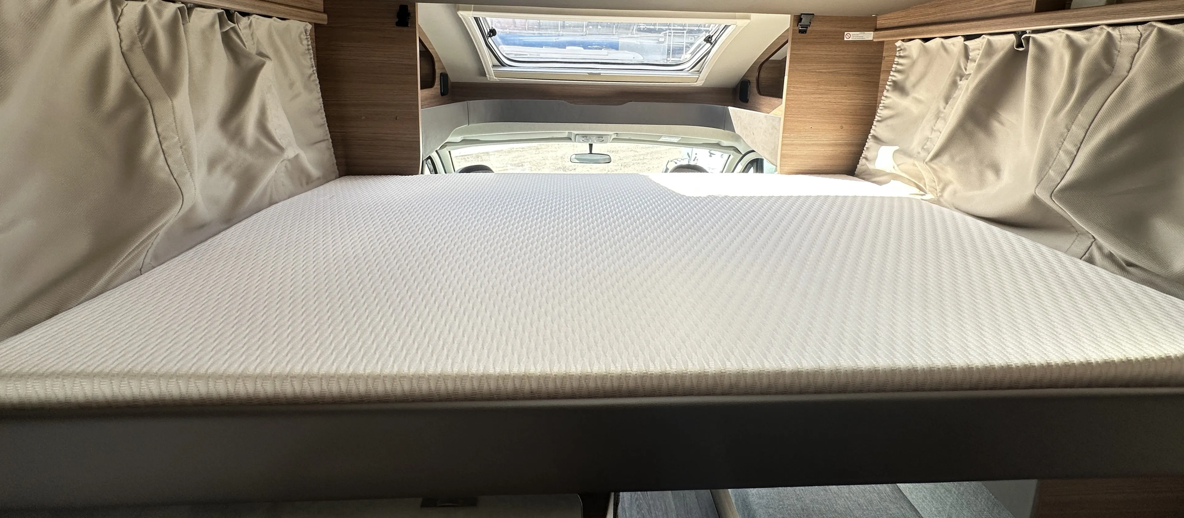 Knaus Live Wave 650 MF gebr. 5067 (20).JPG