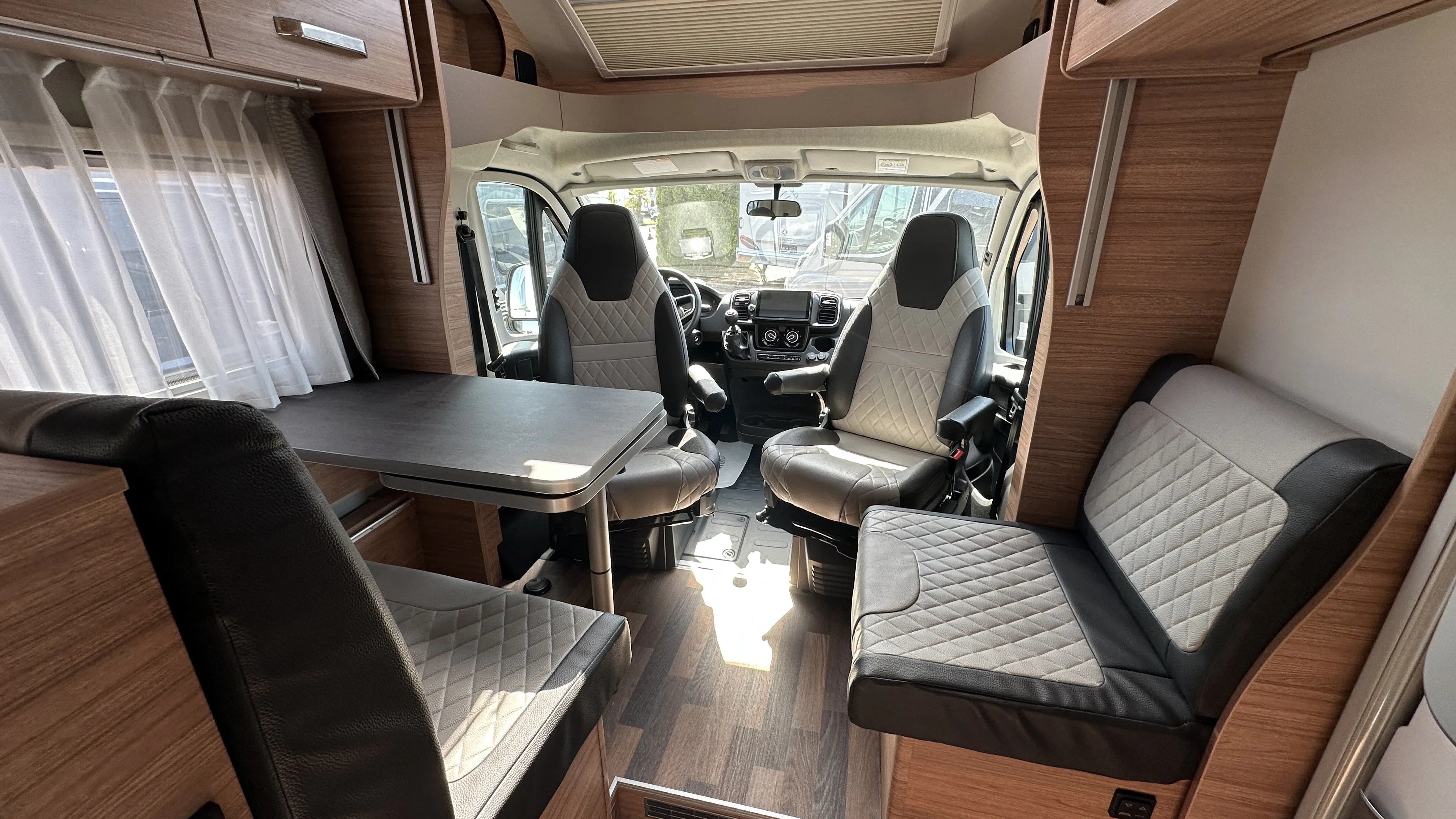 Weinsberg CaraSuite 650 MEG - 4817 - Miet 56 (3).JPG