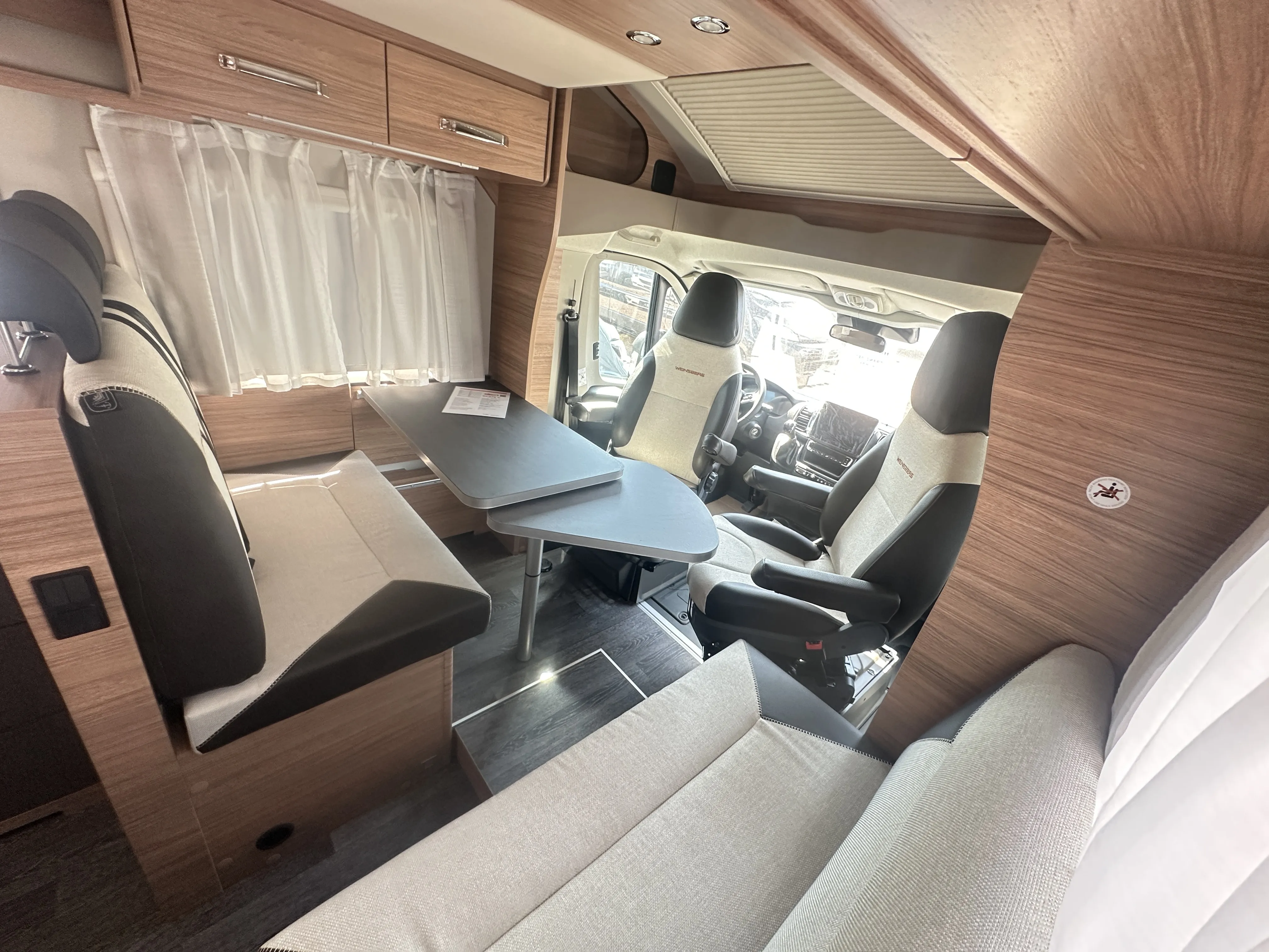 WB CaraSuite 650 MF 5250 (16).JPG