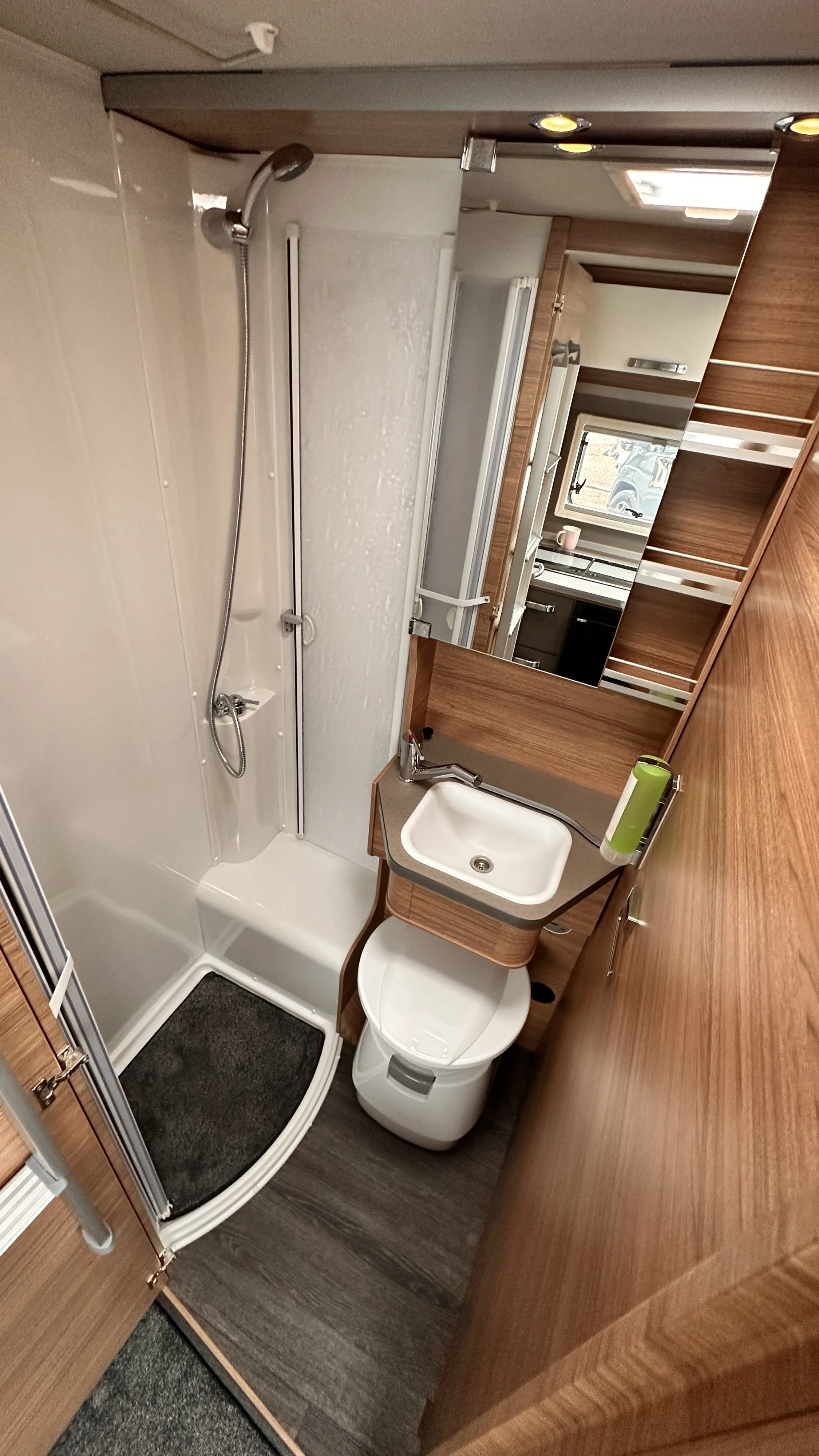 WB CaraLoft 550 MG 4723  (13).JPG