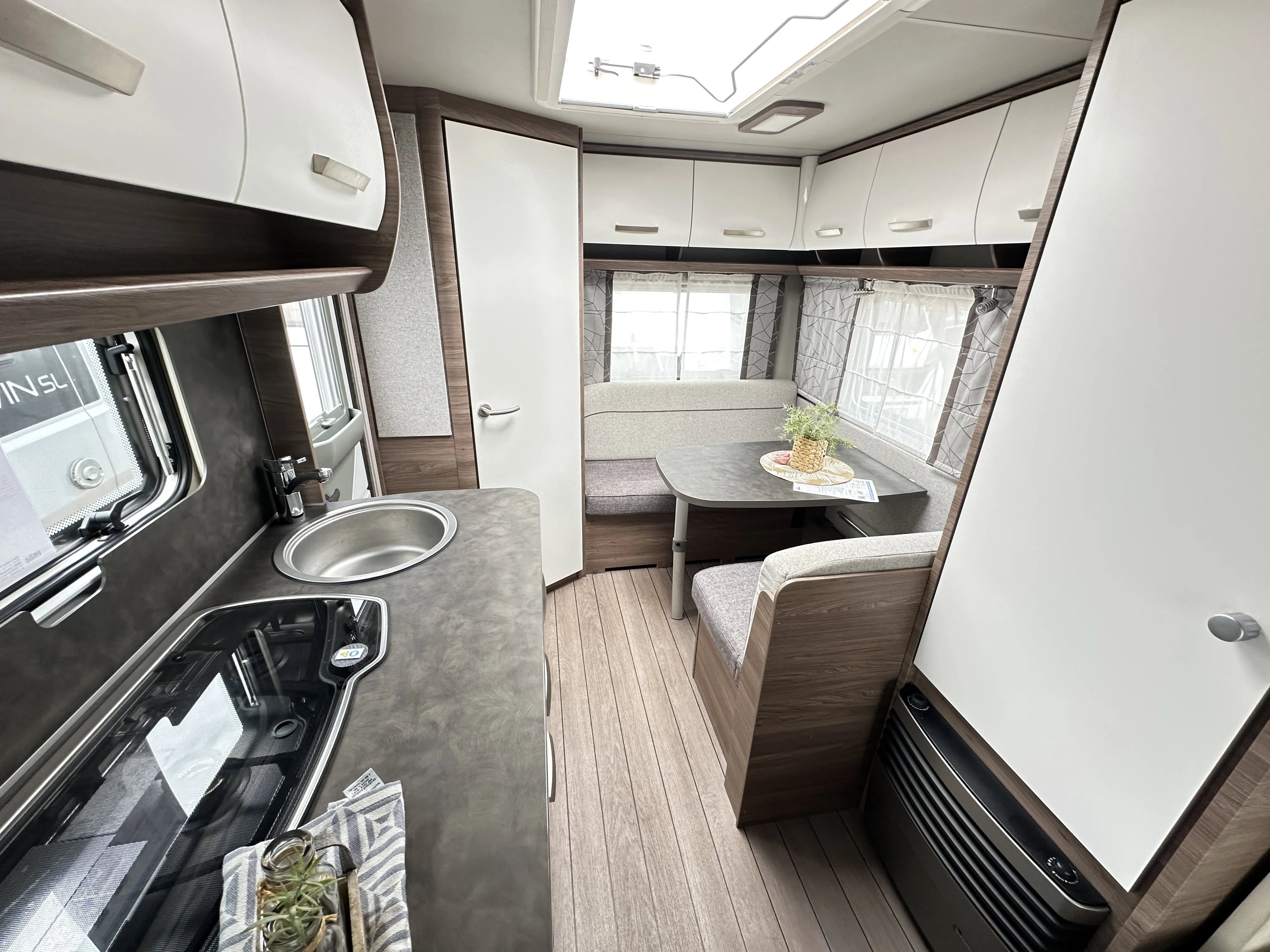 Knaus sport 400 QD 5082 (8).JPG