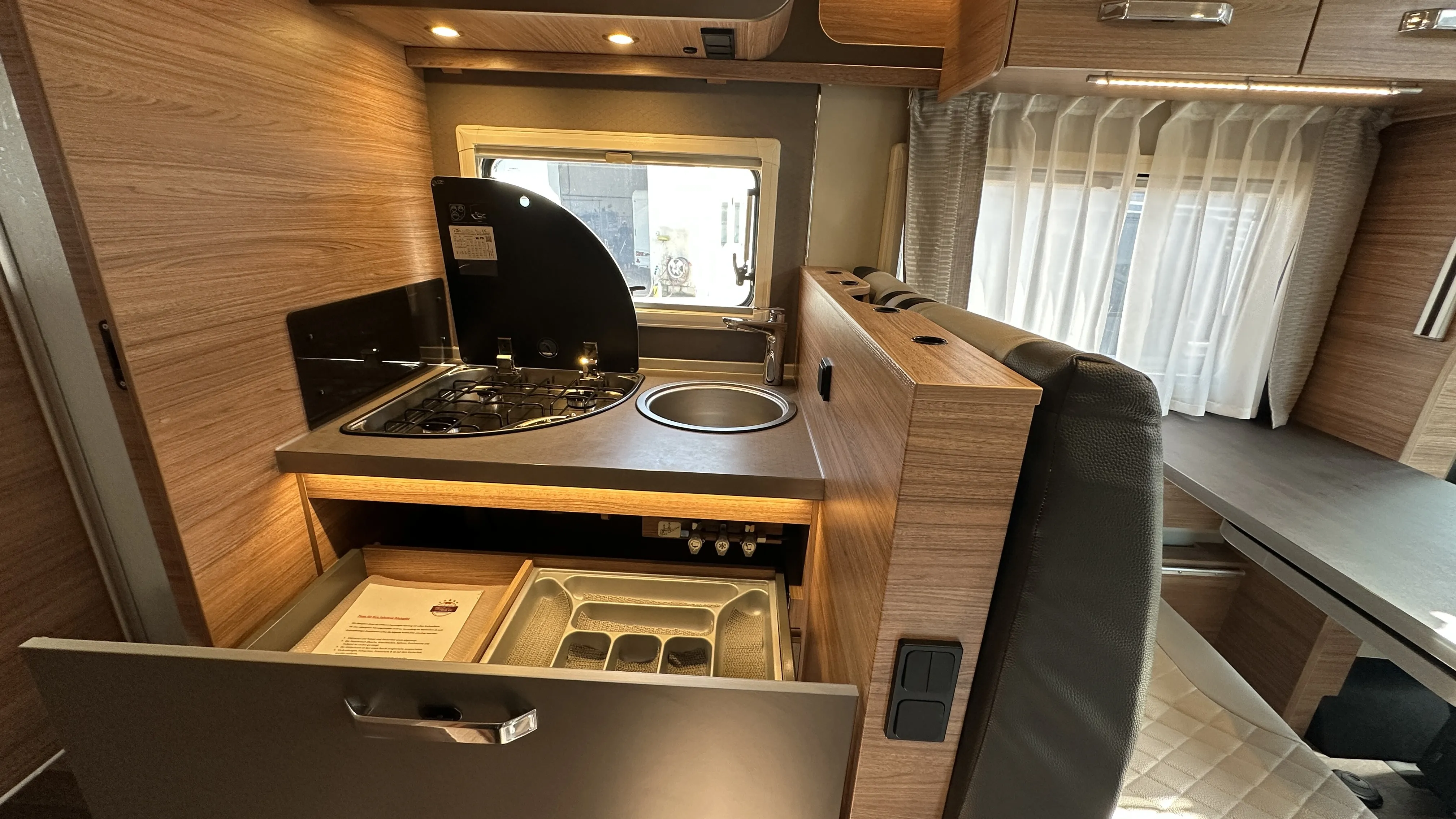 Weinsberg CaraSuite 650 MEG - 4817 - Miet 56 (17).JPG