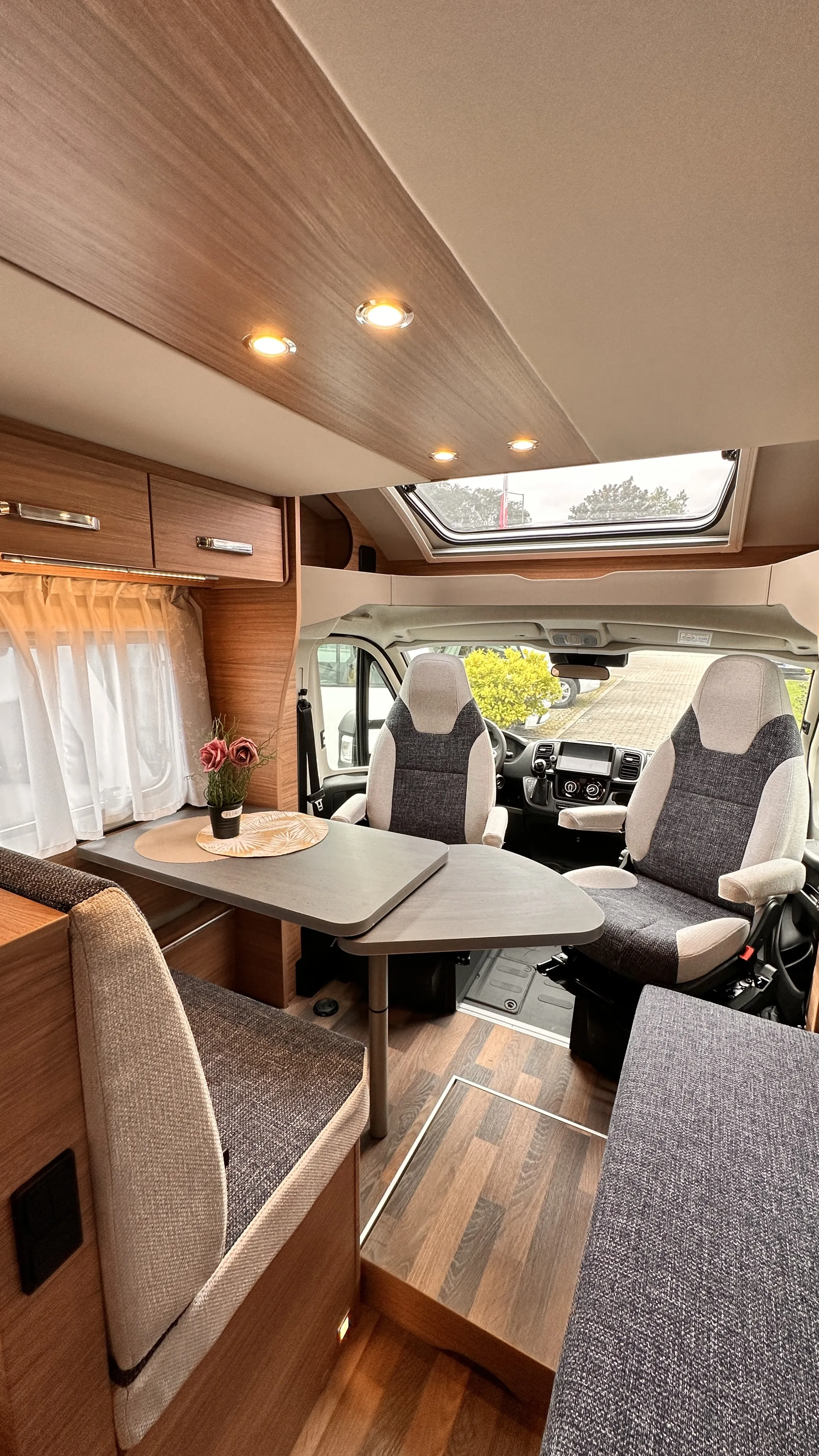 WB CaraSuite 650 MF 4946 (24).JPG