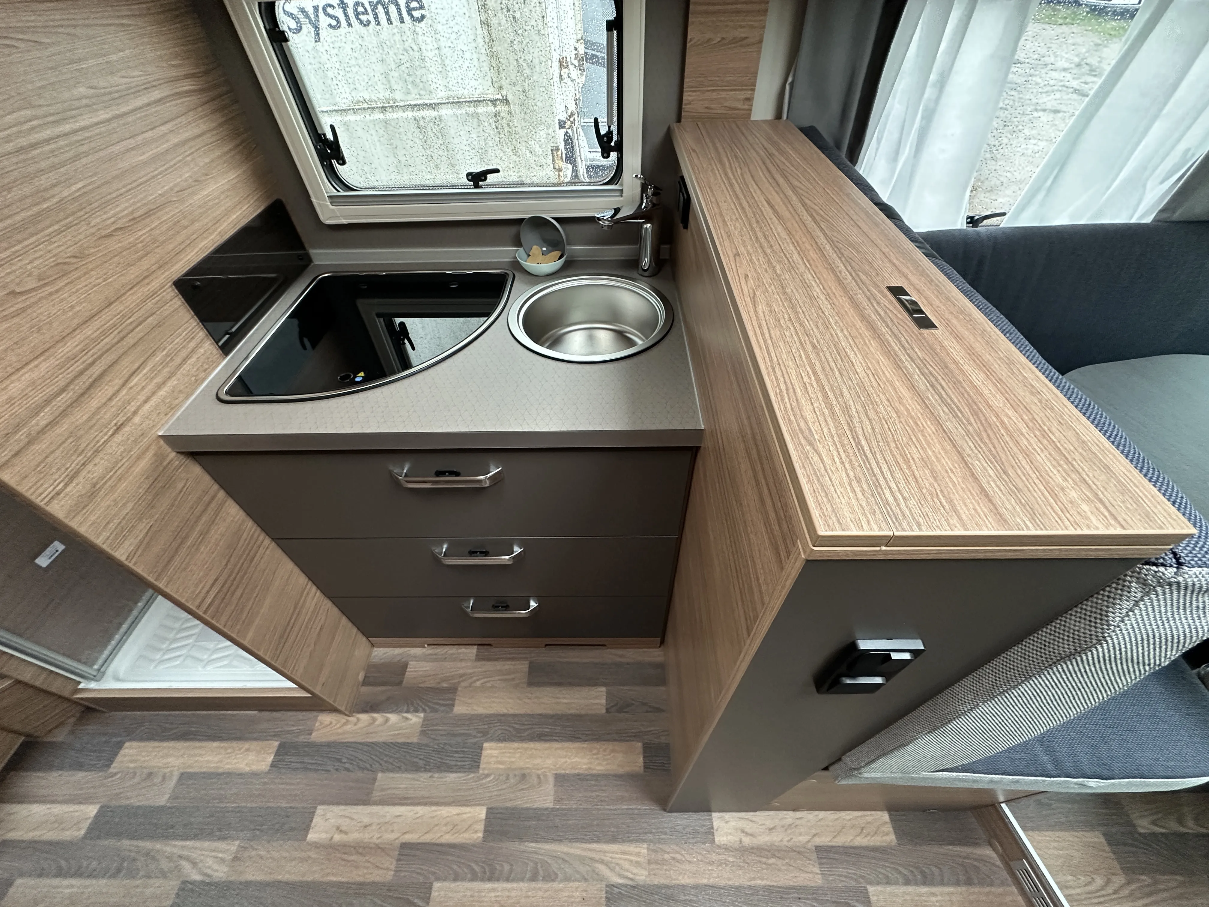 WB CaraCore 700 MEG 5081 (6).JPG