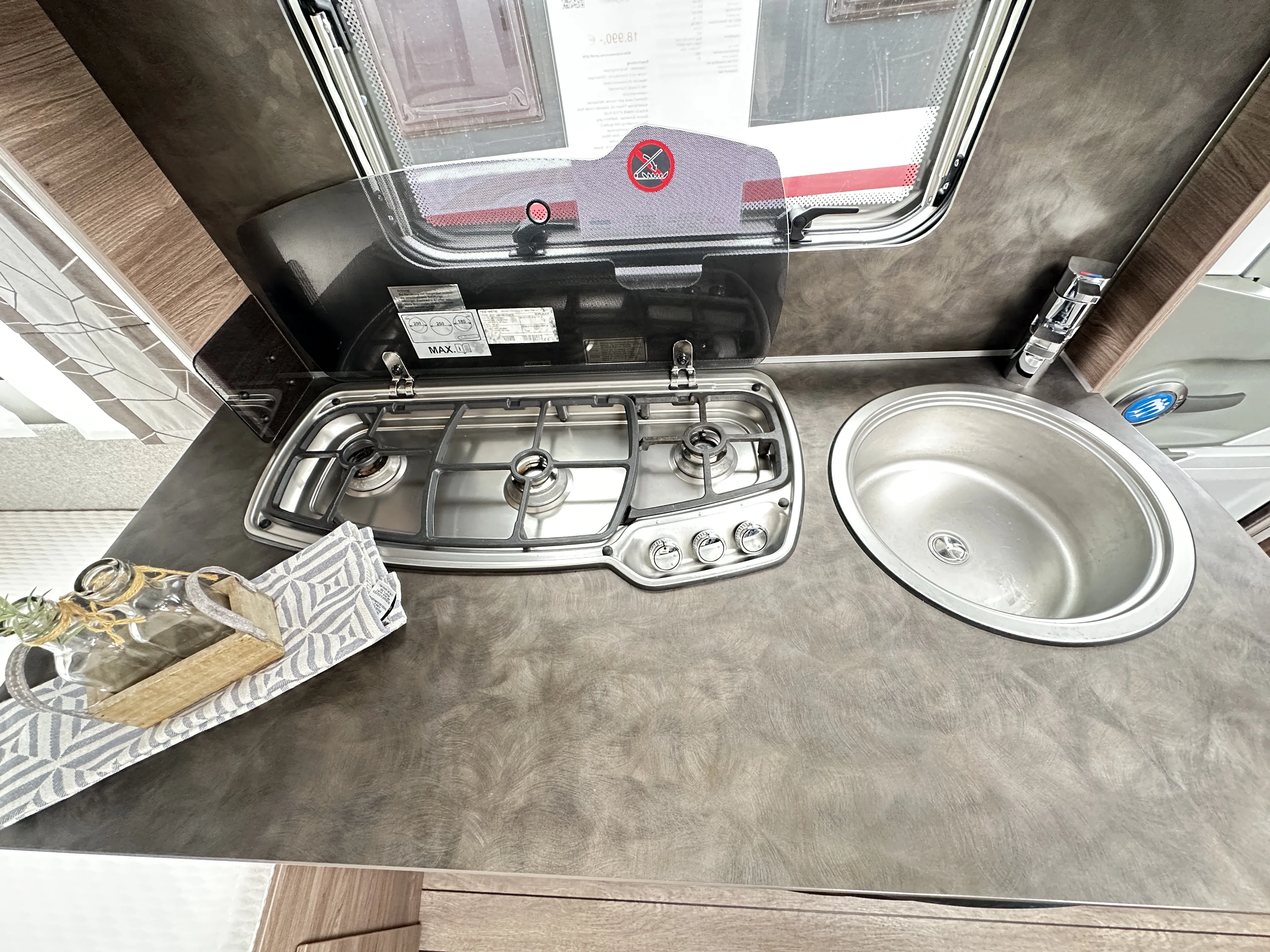 Knaus sport 400 QD 5082 (11).JPG