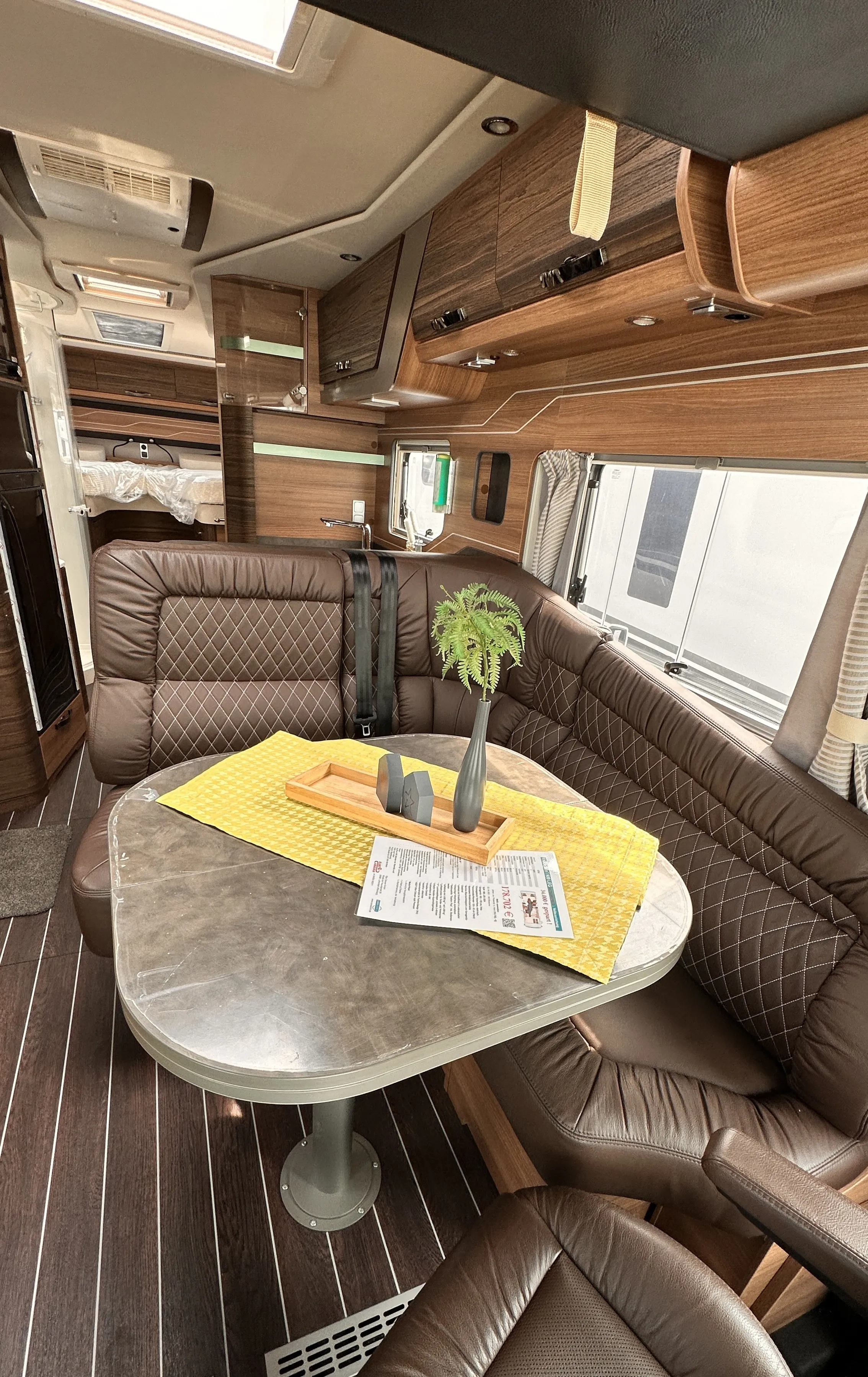 Knaus Sun I 900 LEG  4743 -Dark Coffee  (2).JPG