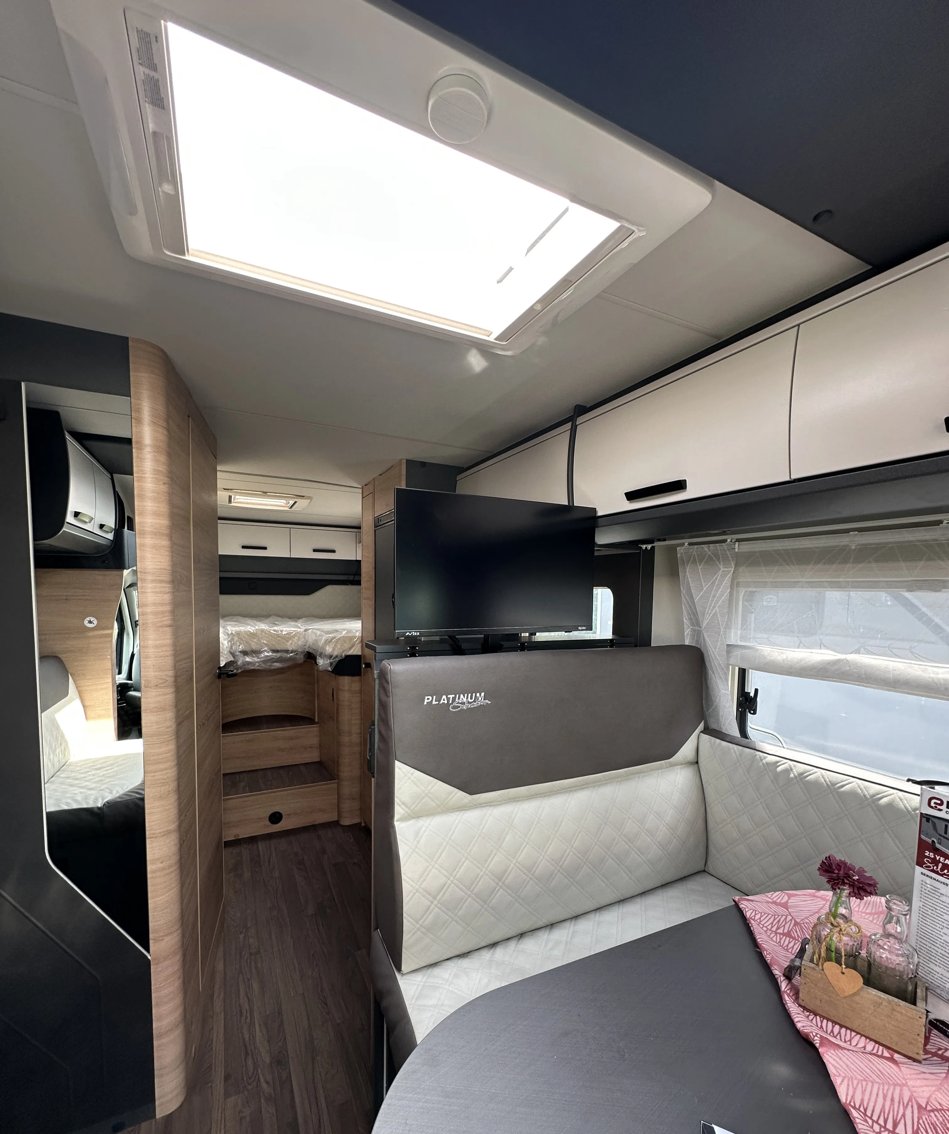 Knaus Live Ti 700 Sondermodell 25 Years  (16).JPG
