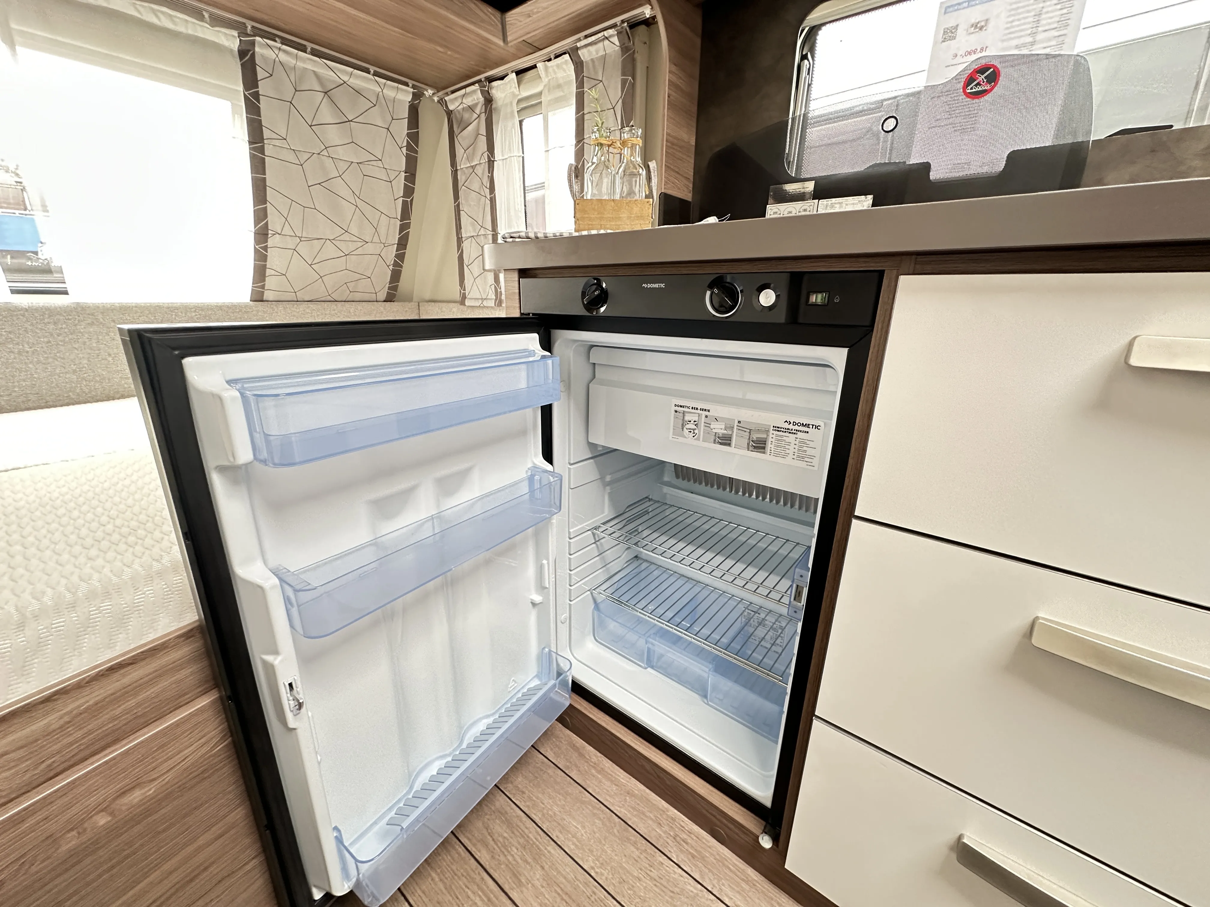 Knaus sport 400 QD 5082 (12).JPG