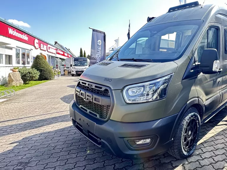 Sunlight A Cliff 590   4x4  5065  (1).JPG