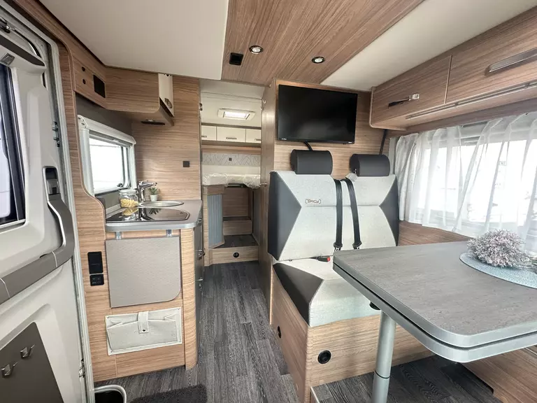 WB CaraSuite 650 MEG Spicy - 5238  (26).JPG