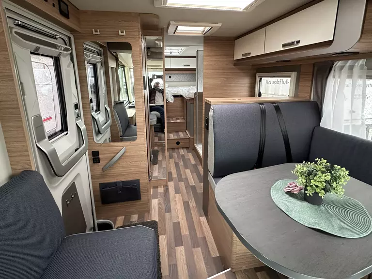 WB CaraCore 700 MEG 5081 (5).JPG