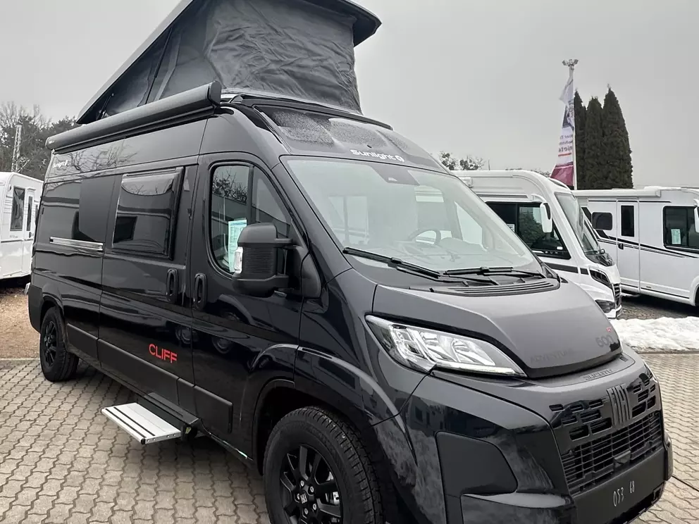 Sunlight Cliff 600 - 5025 (33).44332737.JPG