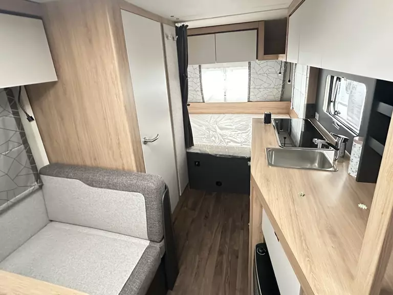 Knaus sport 420 QD 4970 (8).JPG
