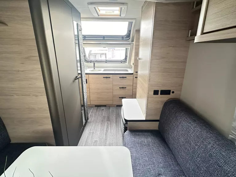 WB CaraOne 390 PUH 2026 - 4980 (10).JPG