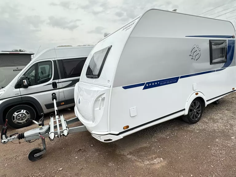 Knaus sport 400 QD 5082 (2).JPG