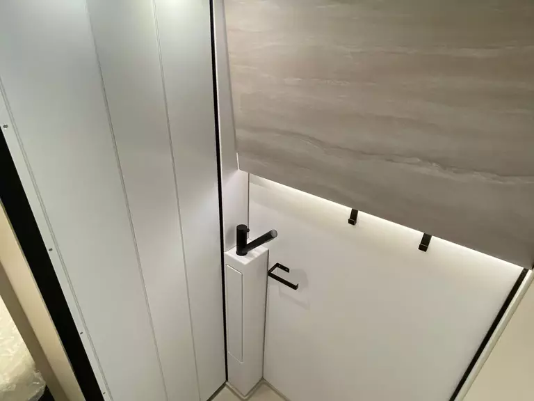 44054343.jpg