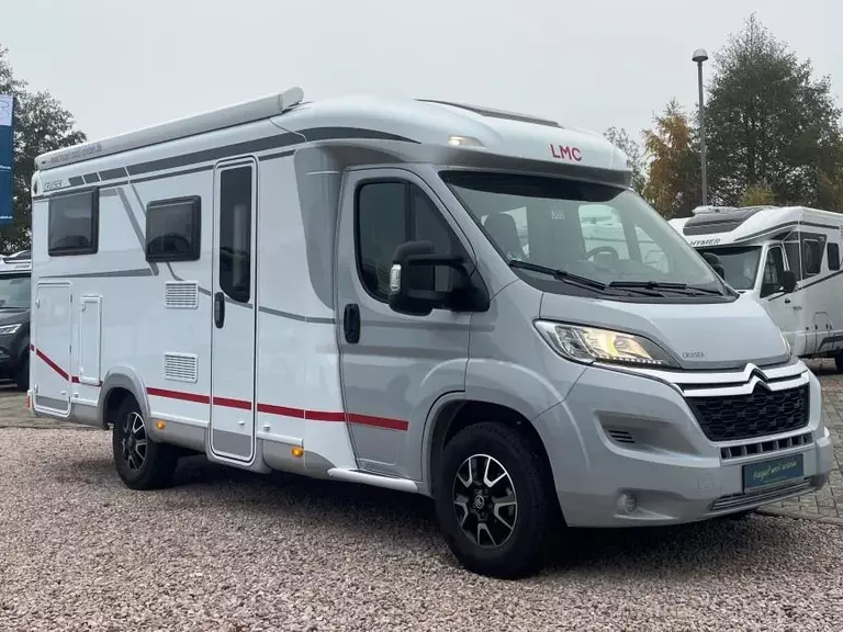 Front1.41177821.jpg
