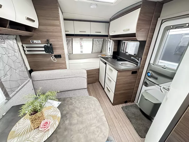 Knaus sport 400 QD 5082 (5).JPG