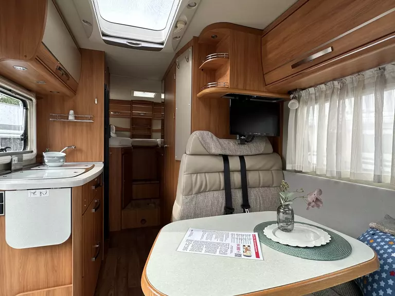 Hymer ML -T 580  5165 neue Polsterecke (9).JPG