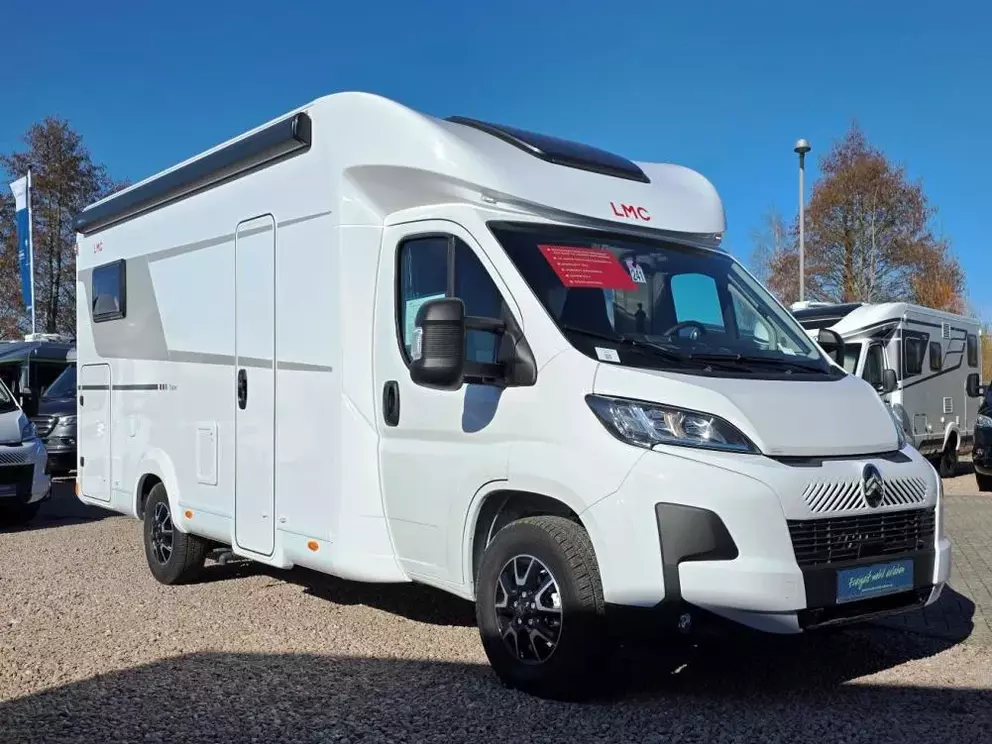 Front1.44000674.jpg