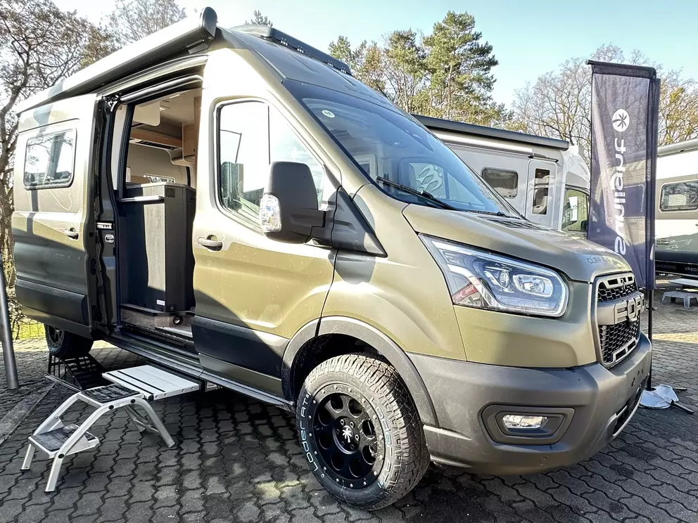 Sunlight A Cliff 4 x 4 -5065   (1).JPG