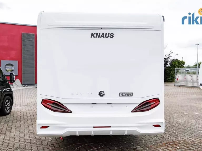 7451459.jpg