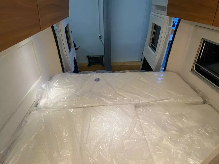 44054337.jpg