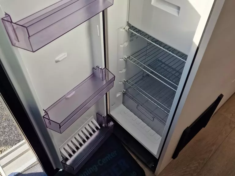 06 - KÃ¼hlschrank.jpg