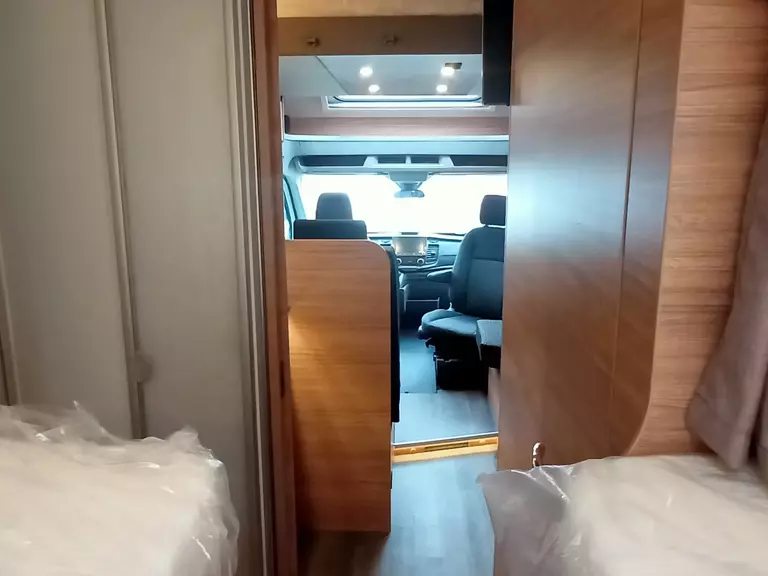 43113665.jpg