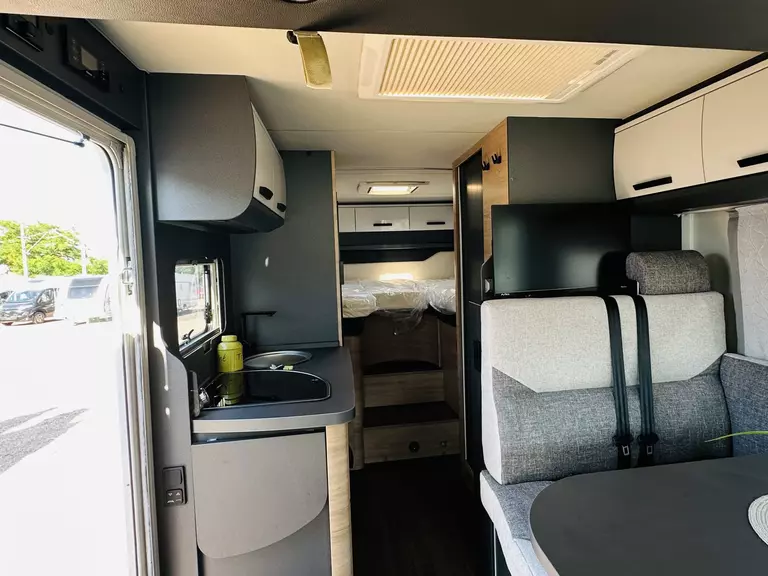 Knaus Live I 650 MEG 5220 (3).JPG