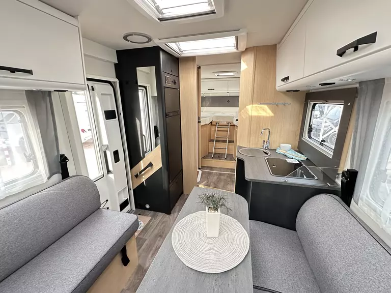 Sunlight T68 C 5031 (14).JPG