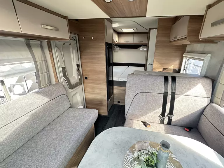 Knaus Live Wave 650 MF gebr. 5067 (6).JPG