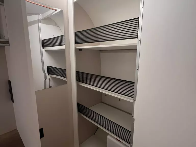 05. Kleiderschrank.jpeg