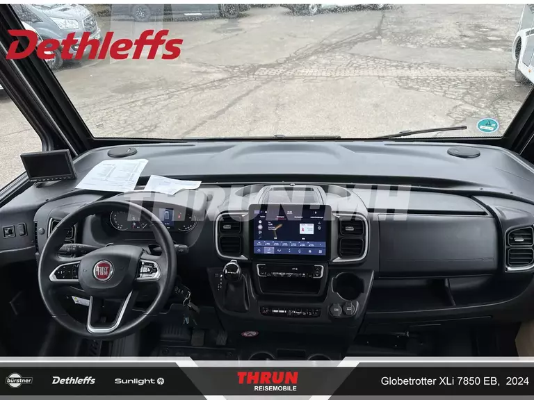 5_Globetrotter_XLi-7850_Fahrerhaus.jpg