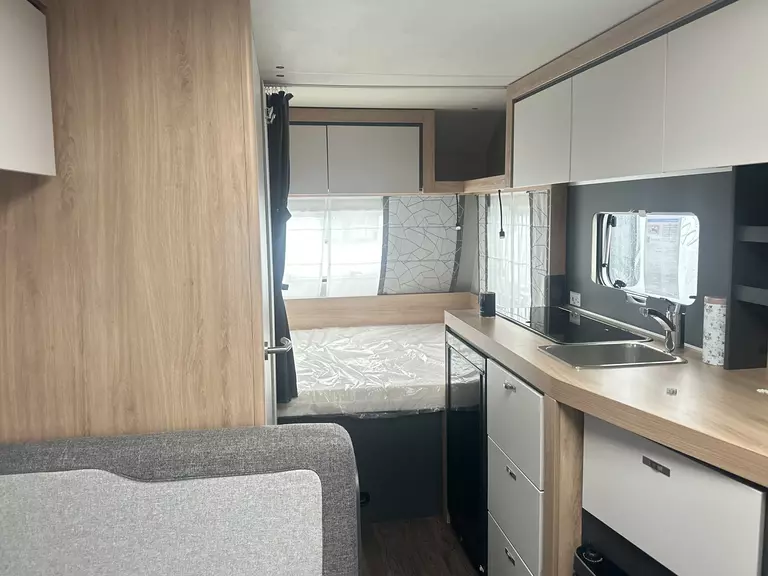 Knaus sport 420 QD 4970 (1).JPG