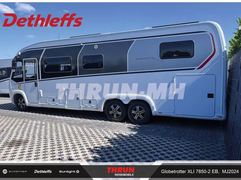 4_GlobetrotterXLI7850-2EB_hinten-links.jpg