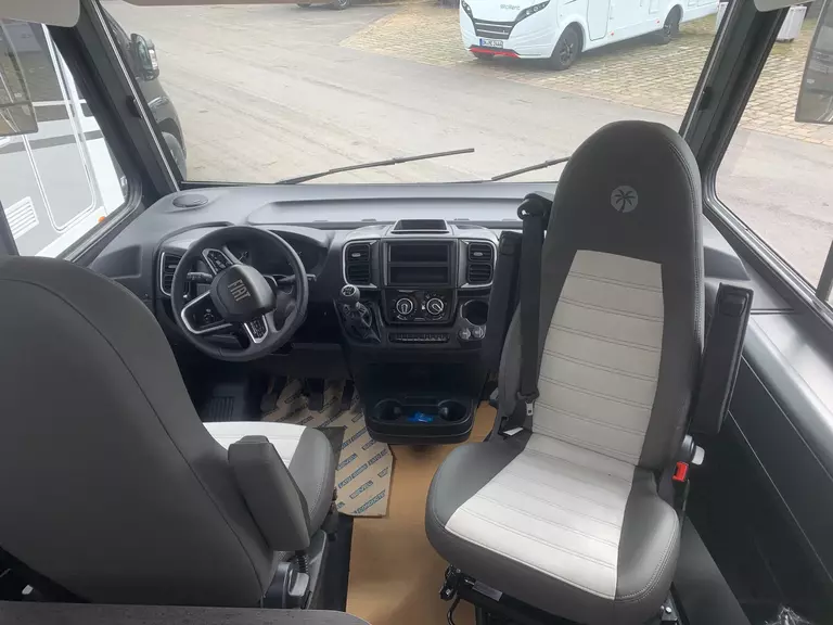4.39909611.jpg