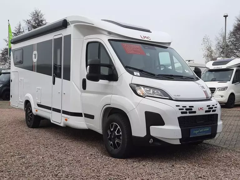 Front1.41731601.jpg