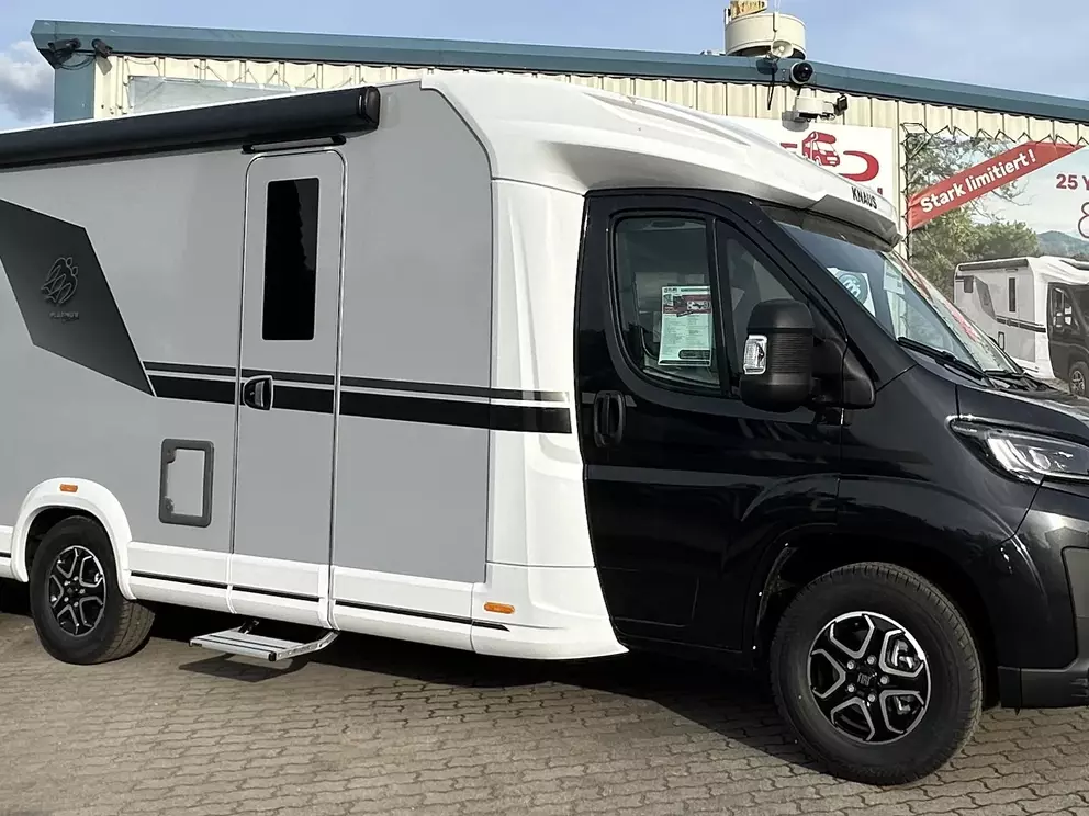 Knaus live Ti 25 Years Aussen neu  (1).JPG