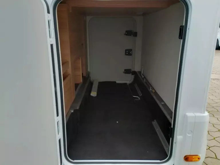 21415016.jpg
