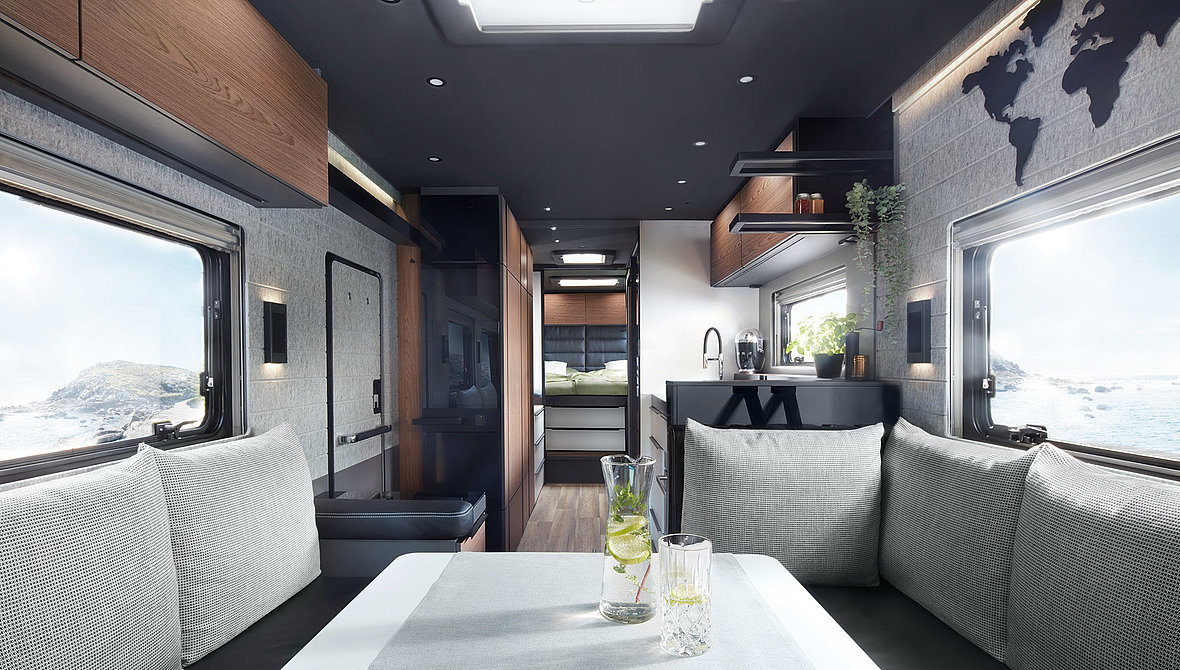InterCaravaning Luxus-Wohnmobil: Niesmann+Bischoff Flair